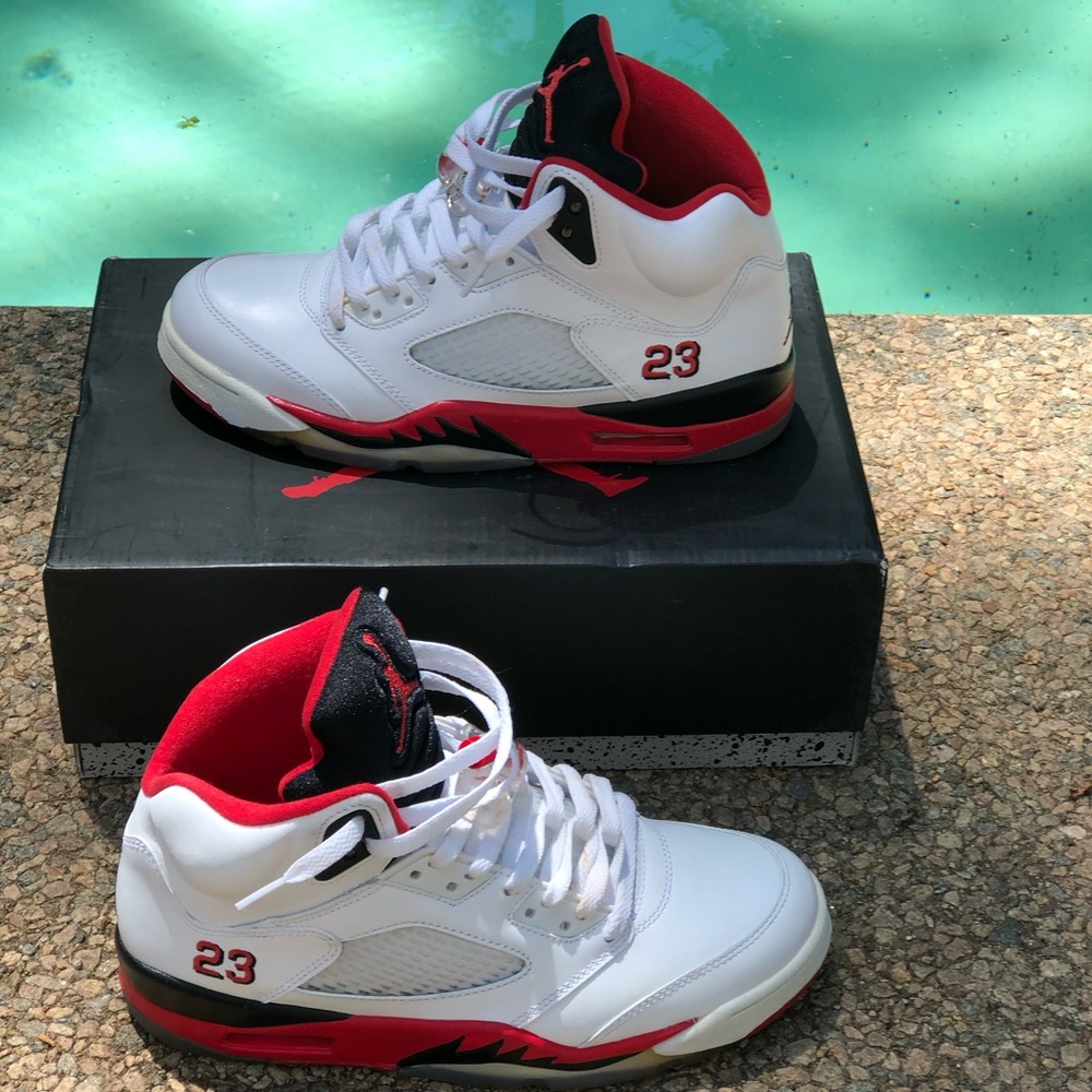 ❌Sold❌ Jordan 5 Fire Red